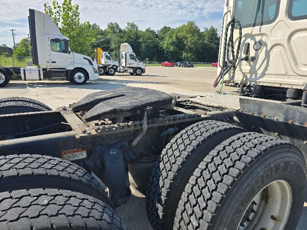 Day Cab Tractor-Heavy Duty Tractors-Freightliner-2020-T11664ST-East Liberty-OH-460,788\n\t\tmiles-$ 45,250 - Image 18