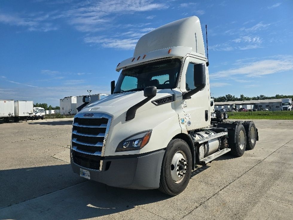 Day Cab Tractor-Heavy Duty Tractors-Freightliner-2020-T11664ST-East Liberty-OH-460,788\n\t\tmiles-$ 45,250 - Image 3