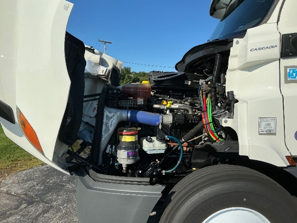 Day Cab Tractor-Heavy Duty Tractors-Freightliner-2020-T11664ST-Elkhart-IN-269,223\n\t\tmiles-$ 51,250 - Image 16