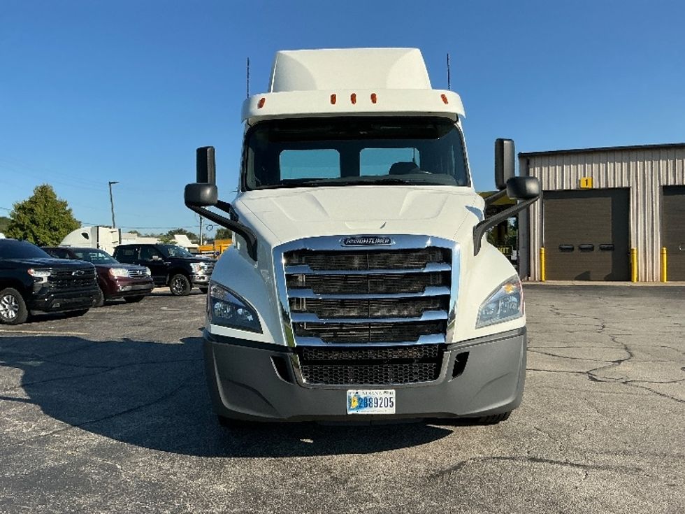 Day Cab Tractor-Heavy Duty Tractors-Freightliner-2020-T11664ST-Elkhart-IN-269,223\n\t\tmiles-$ 51,250 - Image 2