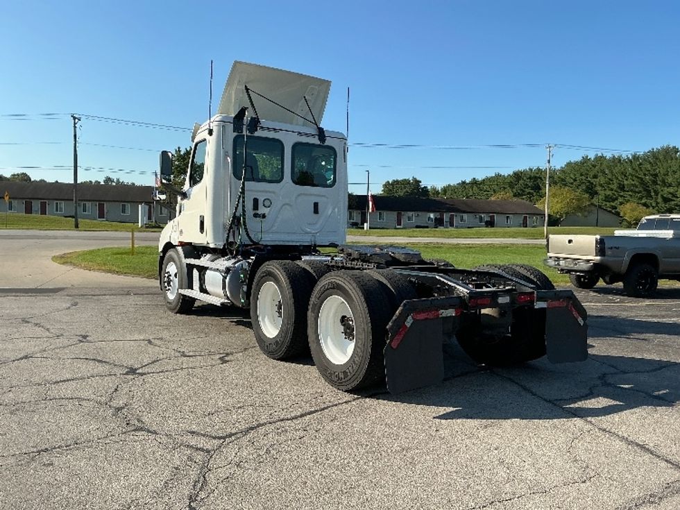 Day Cab Tractor-Heavy Duty Tractors-Freightliner-2020-T11664ST-Elkhart-IN-269,223\n\t\tmiles-$ 51,250 - Image 5
