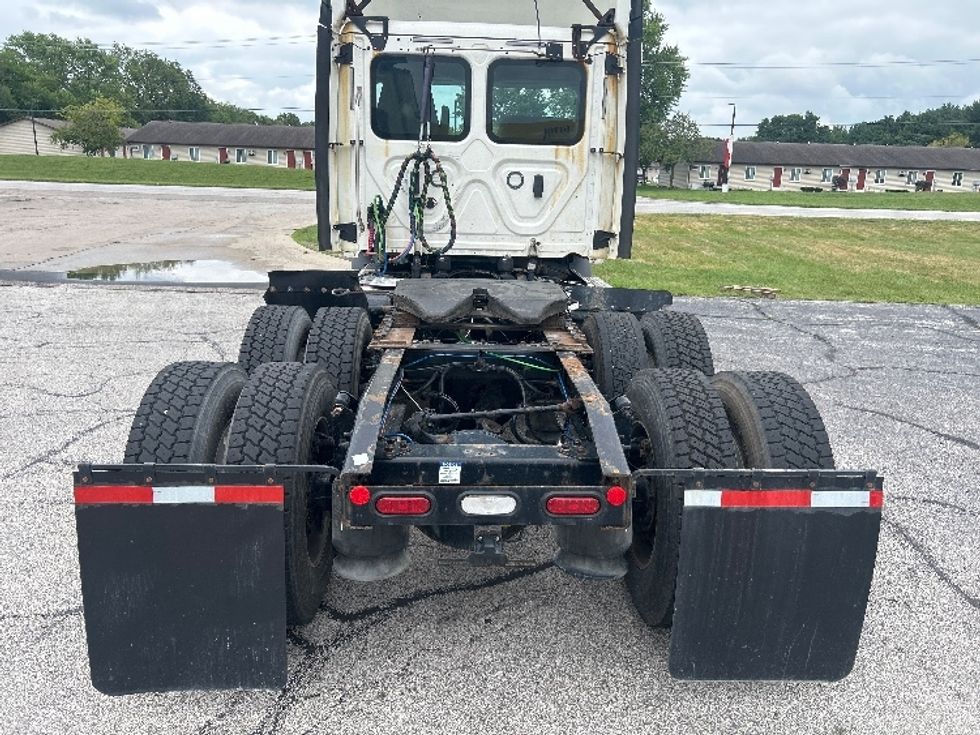 Day Cab Tractor-Heavy Duty Tractors-Freightliner-2020-T11664ST-Elkhart-IN-571,099\n\t\tmiles-$ 37,500 - Image 6