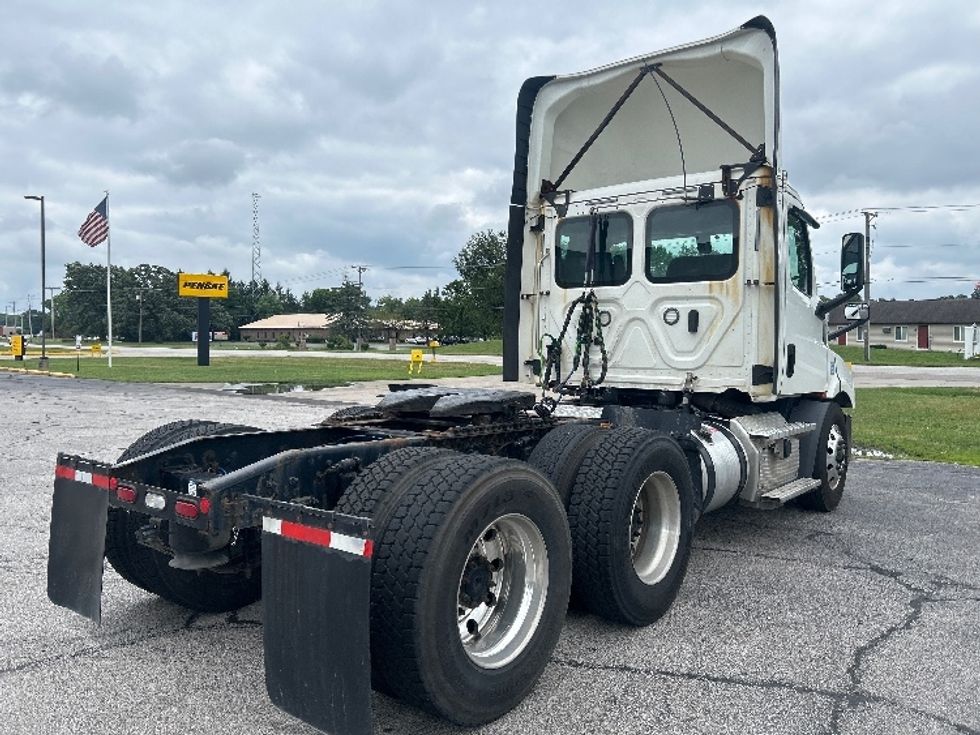 Day Cab Tractor-Heavy Duty Tractors-Freightliner-2020-T11664ST-Elkhart-IN-571,099\n\t\tmiles-$ 37,500 - Image 7
