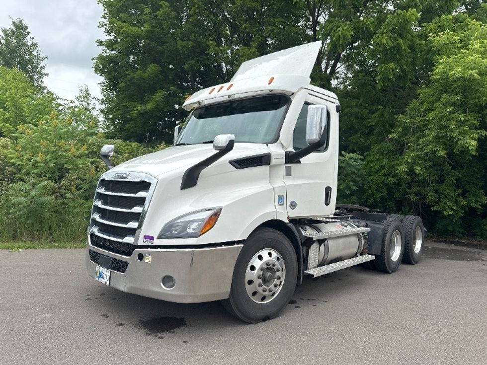 Day Cab Tractor-Heavy Duty Tractors-Freightliner-2020-T11664ST-Elmira-NY-223,261\n\t\tmiles-$ 55,250 - Image 3
