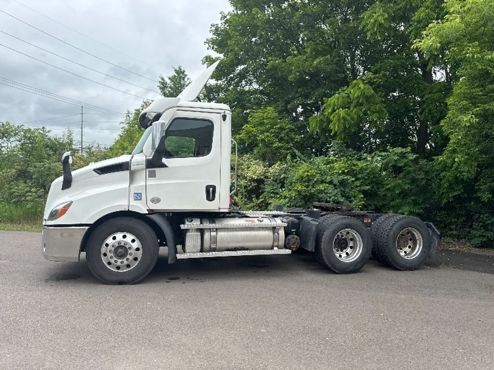 Day Cab Tractor-Heavy Duty Tractors-Freightliner-2020-T11664ST-Elmira-NY-223,261\n\t\tmiles-$ 55,250 - Image 4