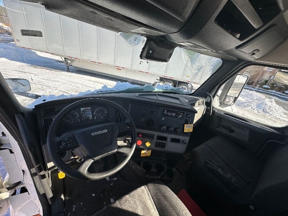 Day Cab Tractor-Heavy Duty Tractors-Freightliner-2020-T11664ST-Essex-MD-183,440\n\t\tmiles-$ 71,000 - Image 10