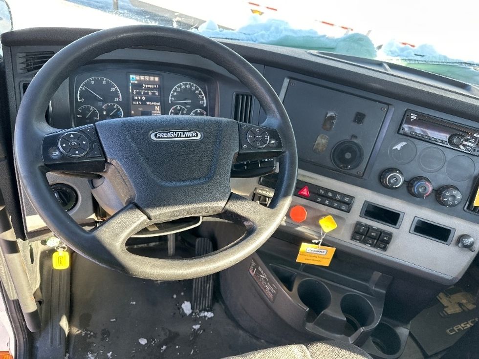 2020 Freightliner Cascadia 116" Day cab photo 10