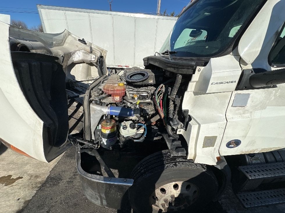 Day Cab Tractor-Heavy Duty Tractors-Freightliner-2020-T11664ST-Essex-MD-183,440\n\t\tmiles-$ 71,000 - Image 14