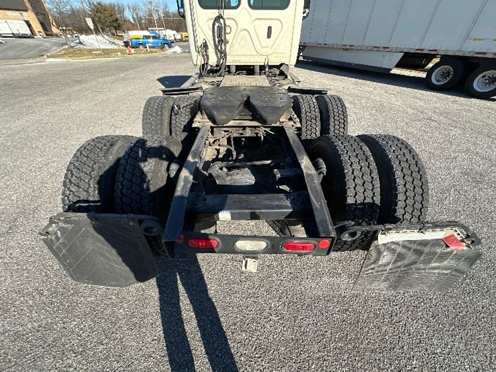 2020 Freightliner Cascadia 116" Day cab photo 6