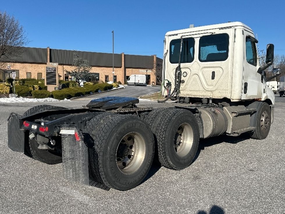 2020 Freightliner Cascadia 116" Day cab photo 7