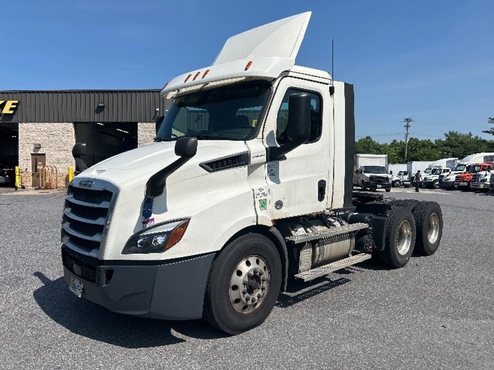 Day Cab Tractor-Heavy Duty Tractors-Freightliner-2020-T11664ST-Essex-MD-673,796\n\t\tmiles-$ 25,500 - Image 3