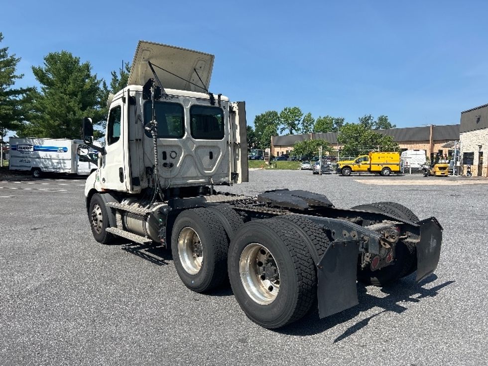 Day Cab Tractor-Heavy Duty Tractors-Freightliner-2020-T11664ST-Essex-MD-673,796\n\t\tmiles-$ 25,500 - Image 5