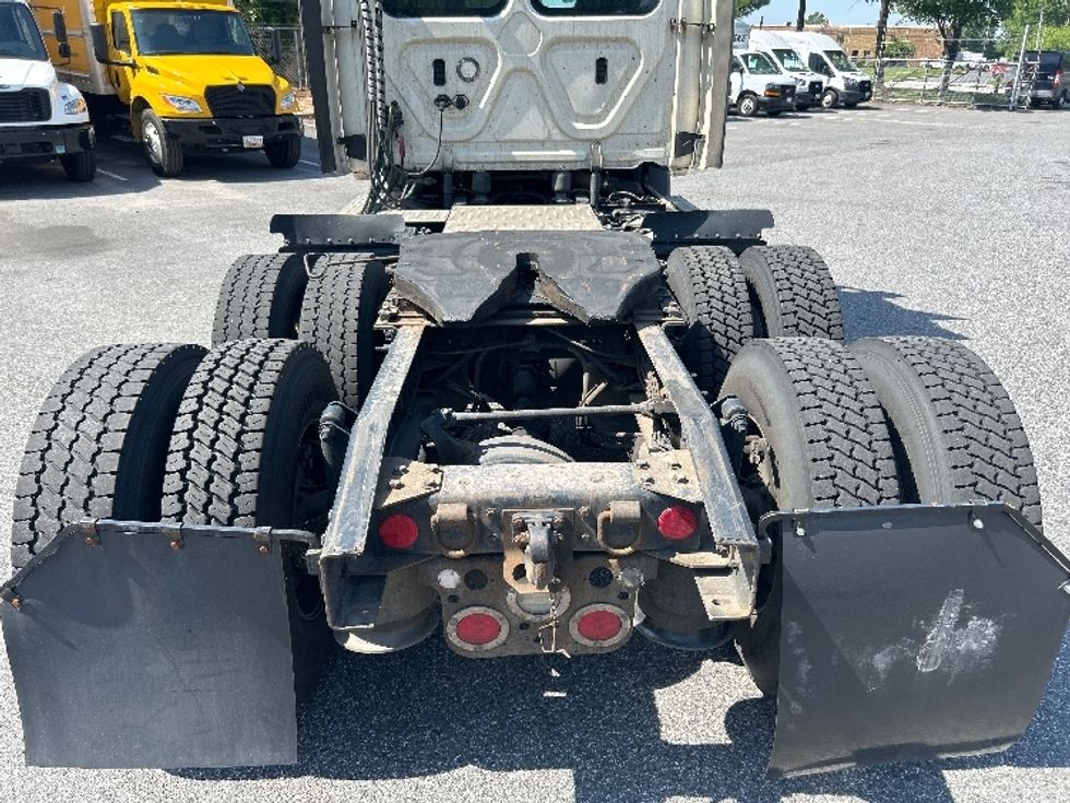 Day Cab Tractor-Heavy Duty Tractors-Freightliner-2020-T11664ST-Essex-MD-673,796\n\t\tmiles-$ 25,500 - Image 6