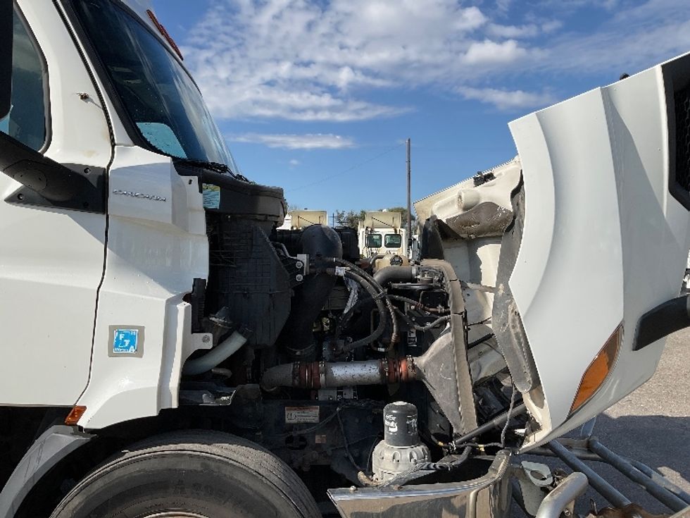 Day Cab Tractor-Heavy Duty Tractors-Freightliner-2020-T11664ST-Flint-MI-766,402\n\t\tmiles-$ 29,250 - Image 15