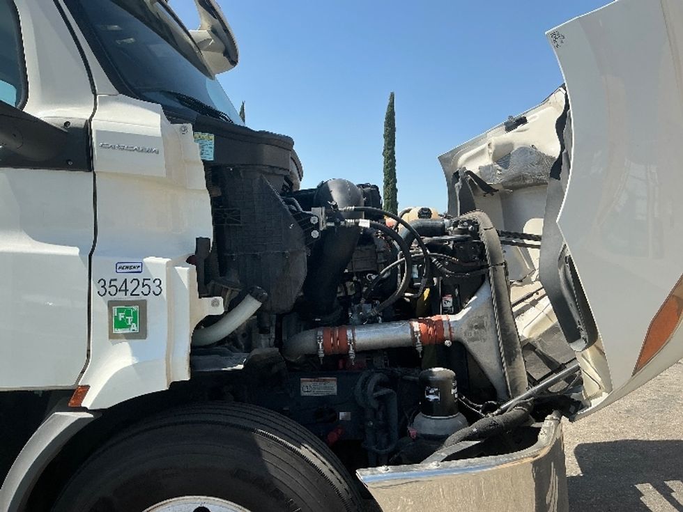 Day Cab Tractor-Heavy Duty Tractors-Freightliner-2020-T11664ST-Fontana-CA-209,922\n\t\tmiles-$ 62,250 - Image 15