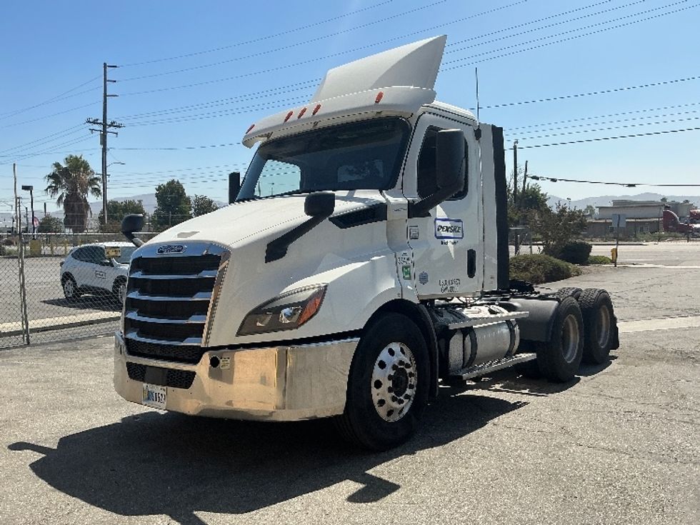 Day Cab Tractor-Heavy Duty Tractors-Freightliner-2020-T11664ST-Fontana-CA-209,922\n\t\tmiles-$ 62,250 - Image 3