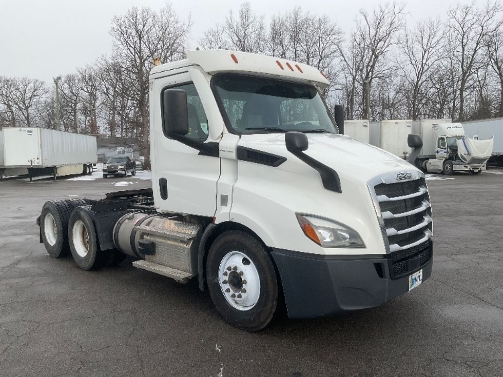 Day Cab Tractor-Heavy Duty Tractors-Freightliner-2020-T11664ST-Fort Wayne-IN-287,625\n\t\tmiles-$ 52,000 - Image 1