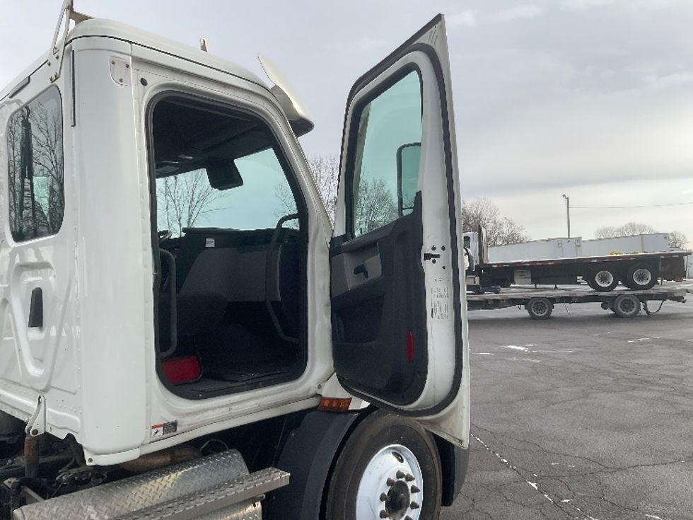 Day Cab Tractor-Heavy Duty Tractors-Freightliner-2020-T11664ST-Fort Wayne-IN-287,625\n\t\tmiles-$ 52,000 - Image 12