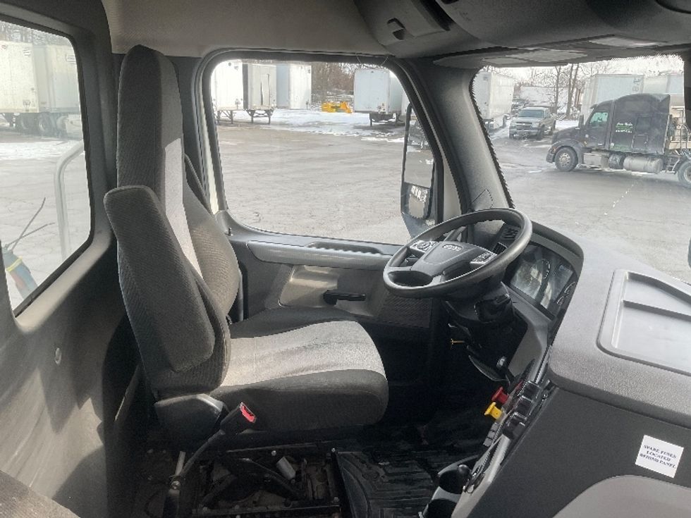 Day Cab Tractor-Heavy Duty Tractors-Freightliner-2020-T11664ST-Fort Wayne-IN-287,625\n\t\tmiles-$ 52,000 - Image 14