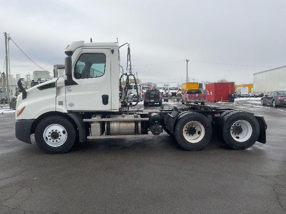 Day Cab Tractor-Heavy Duty Tractors-Freightliner-2020-T11664ST-Fort Wayne-IN-287,625\n\t\tmiles-$ 52,000 - Image 4