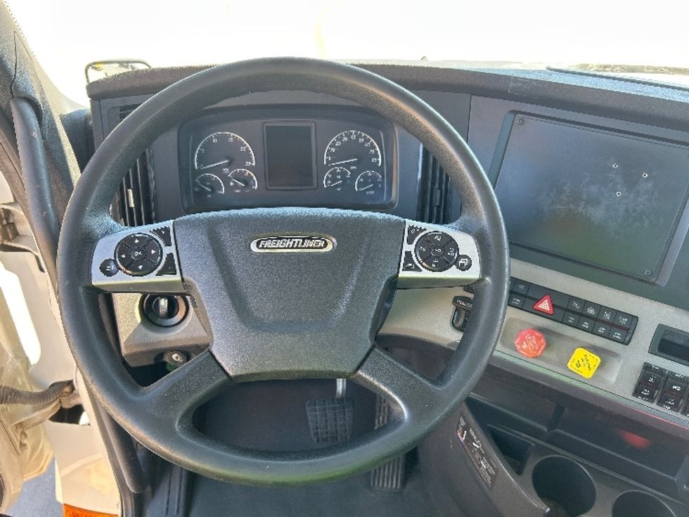 Day Cab Tractor-Heavy Duty Tractors-Freightliner-2020-T11664ST-Fort Worth-TX-254,702\n\t\tmiles-$ 58,000 - Image 11