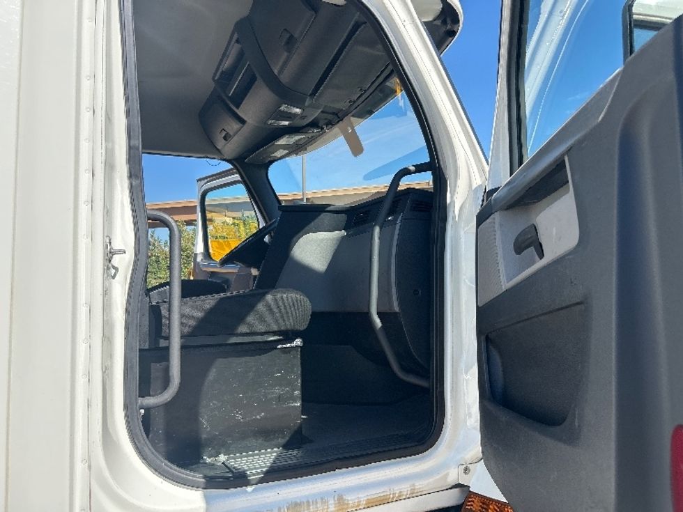Day Cab Tractor-Heavy Duty Tractors-Freightliner-2020-T11664ST-Fort Worth-TX-254,702\n\t\tmiles-$ 58,000 - Image 12