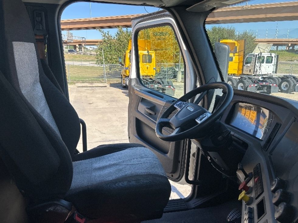 Day Cab Tractor-Heavy Duty Tractors-Freightliner-2020-T11664ST-Fort Worth-TX-254,702\n\t\tmiles-$ 58,000 - Image 14