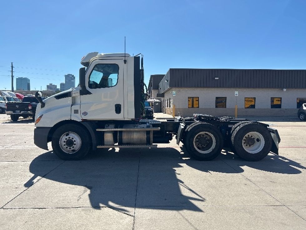 Day Cab Tractor-Heavy Duty Tractors-Freightliner-2020-T11664ST-Fort Worth-TX-254,702\n\t\tmiles-$ 58,000 - Image 4