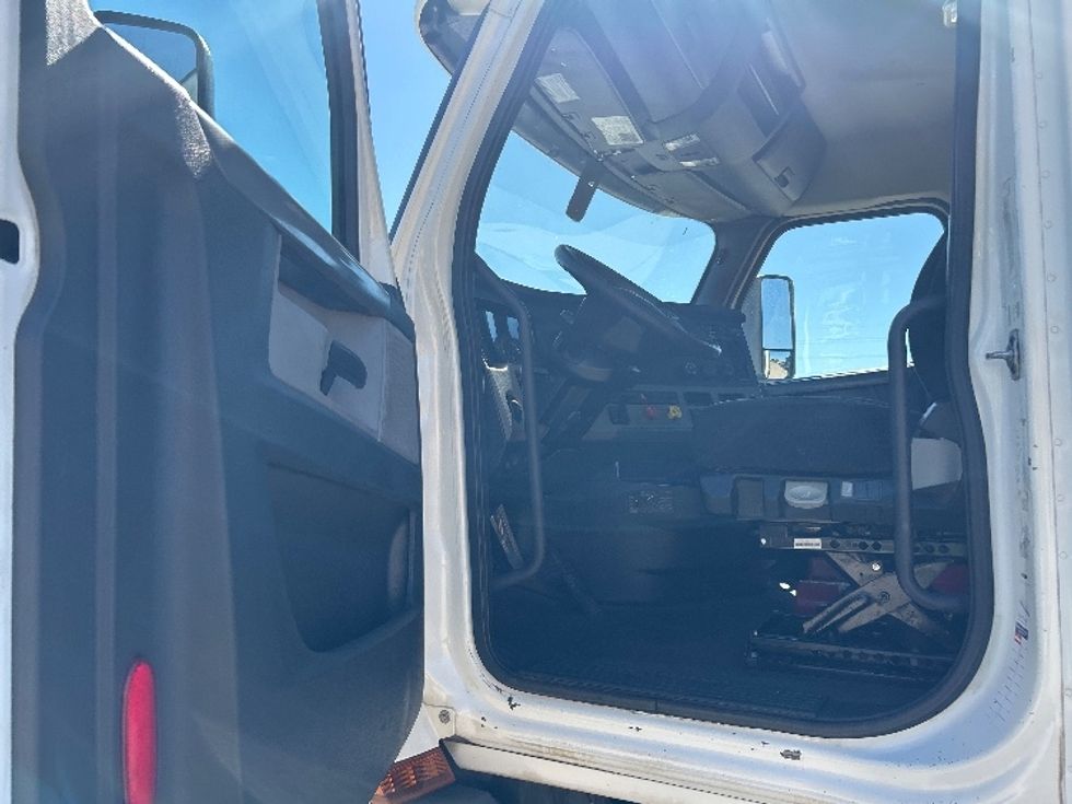 Day Cab Tractor-Heavy Duty Tractors-Freightliner-2020-T11664ST-Fort Worth-TX-254,702\n\t\tmiles-$ 58,000 - Image 9