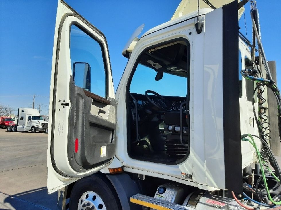 Day Cab Tractor-Heavy Duty Tractors-Freightliner-2020-T11664ST-Fort Worth-TX-527,919\n\t\tmiles-$ 41,750 - Image 9