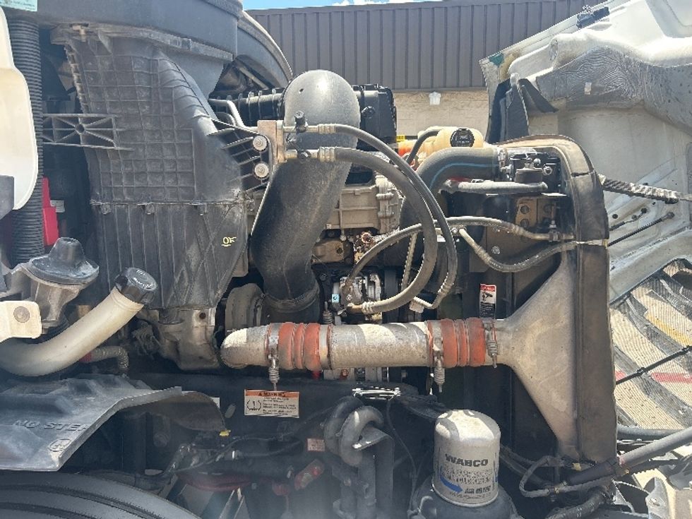 Day Cab Tractor-Heavy Duty Tractors-Freightliner-2020-T11664ST-Fort Worth-TX-554,211\n\t\tmiles-$ 38,500 - Image 15