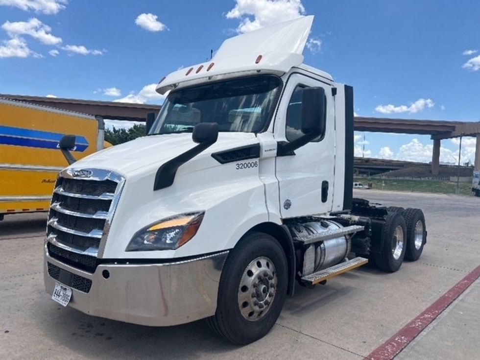 Day Cab Tractor-Heavy Duty Tractors-Freightliner-2020-T11664ST-Fort Worth-TX-554,211\n\t\tmiles-$ 38,500 - Image 3