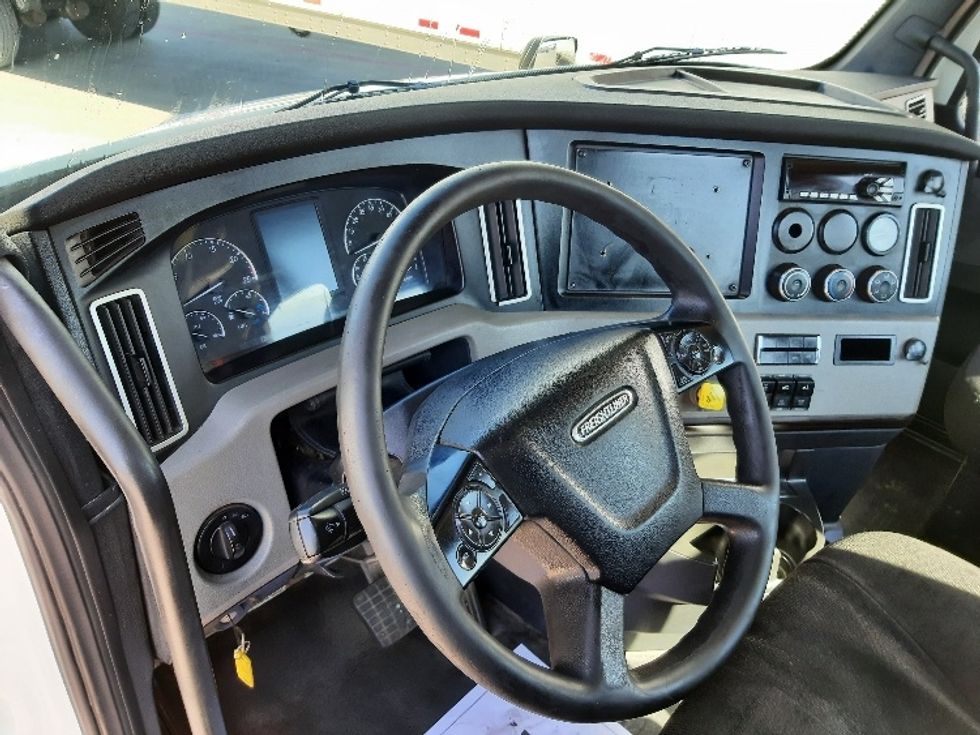 Day Cab Tractor-Heavy Duty Tractors-Freightliner-2020-T11664ST-Fort Worth-TX-640,632\n\t\tmiles-$ 29,250 - Image 10