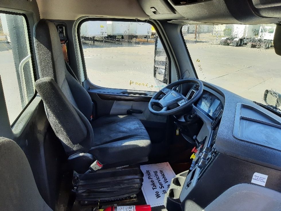 Day Cab Tractor-Heavy Duty Tractors-Freightliner-2020-T11664ST-Fort Worth-TX-640,632\n\t\tmiles-$ 29,250 - Image 14