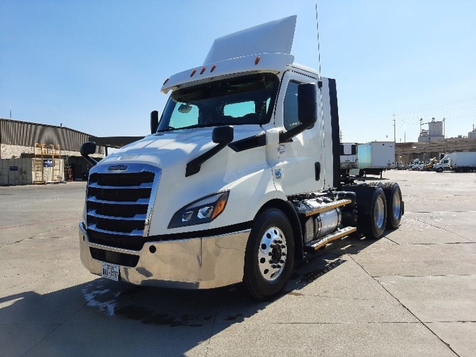 Day Cab Tractor-Heavy Duty Tractors-Freightliner-2020-T11664ST-Fort Worth-TX-640,632\n\t\tmiles-$ 29,250 - Image 3