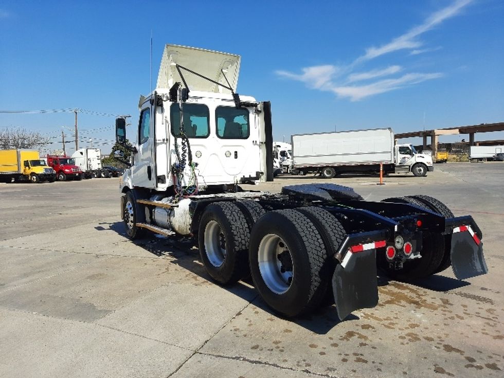 Day Cab Tractor-Heavy Duty Tractors-Freightliner-2020-T11664ST-Fort Worth-TX-640,632\n\t\tmiles-$ 29,250 - Image 5