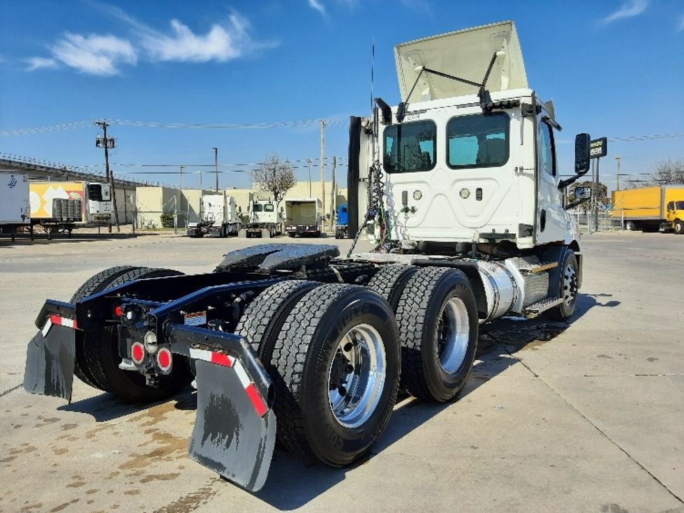 Day Cab Tractor-Heavy Duty Tractors-Freightliner-2020-T11664ST-Fort Worth-TX-640,632\n\t\tmiles-$ 29,250 - Image 7