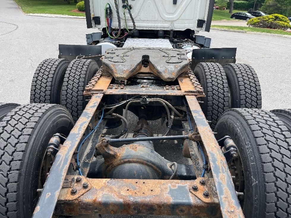 Day Cab Tractor-Heavy Duty Tractors-Freightliner-2020-T11664ST-Franklin-MA-668,813\n\t\tmiles-$ 26,250 - Image 6
