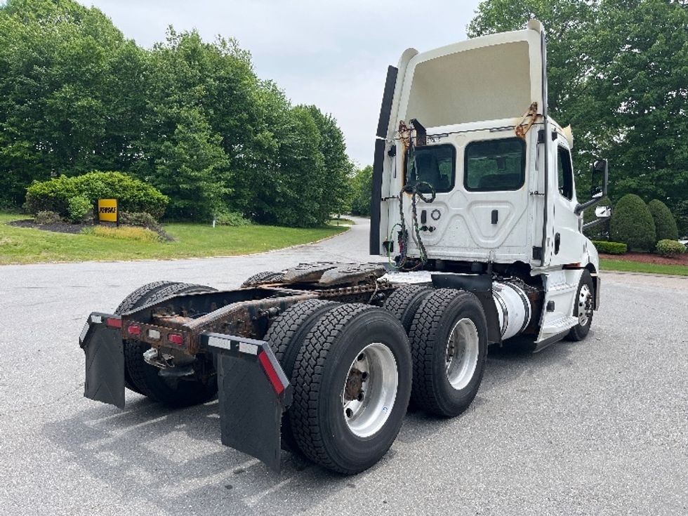 Day Cab Tractor-Heavy Duty Tractors-Freightliner-2020-T11664ST-Franklin-MA-668,813\n\t\tmiles-$ 26,250 - Image 7