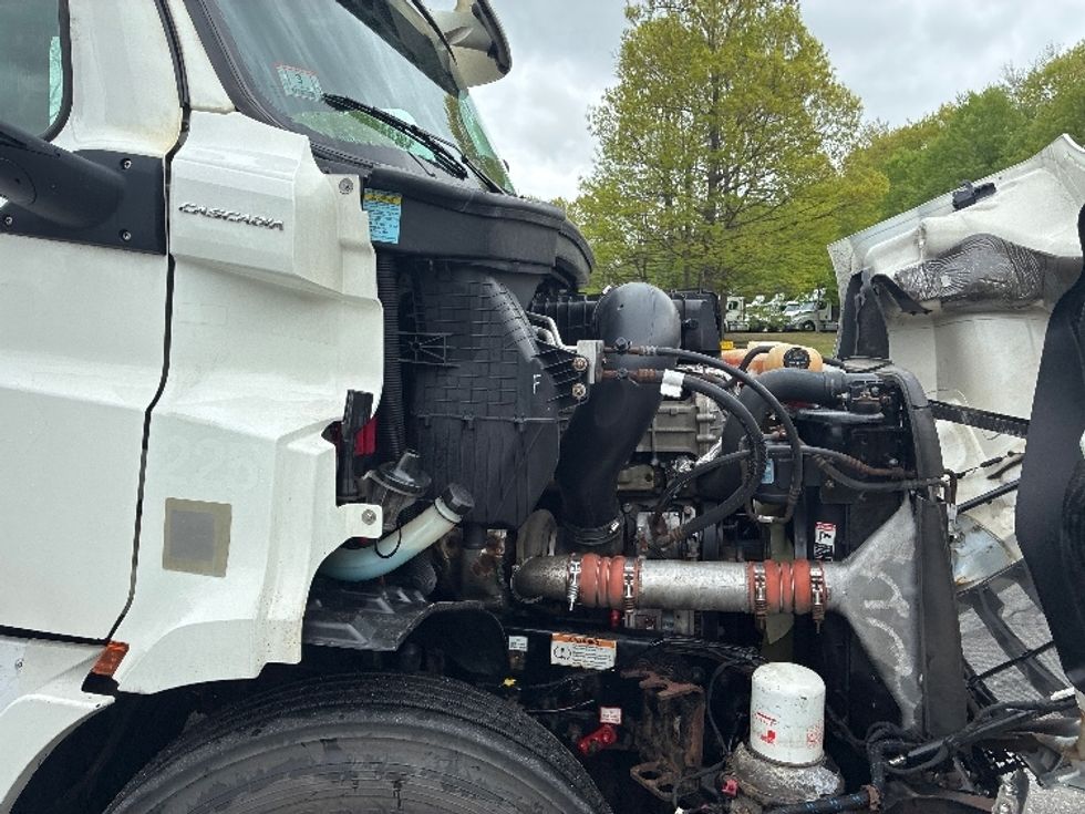 Day Cab Tractor-Heavy Duty Tractors-Freightliner-2020-T11664ST-Franklin-MA-708,174\n\t\tmiles-$ 26,250 - Image 15