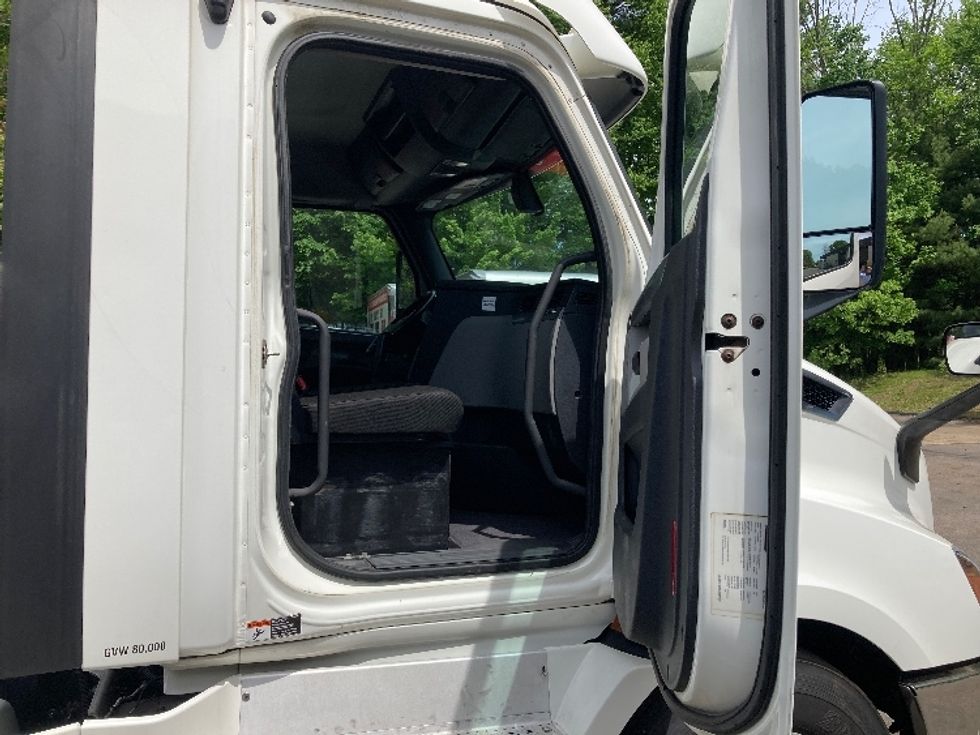 Day Cab Tractor-Heavy Duty Tractors-Freightliner-2020-T11664ST-Franklin-MA-715,229\n\t\tmiles-$ 26,000 - Image 12