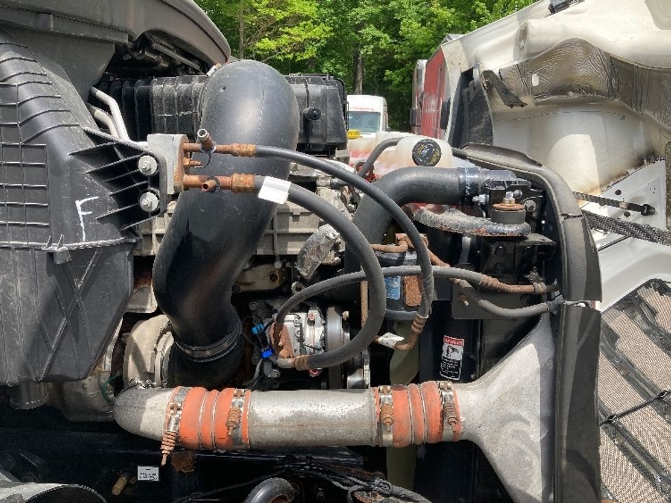 Day Cab Tractor-Heavy Duty Tractors-Freightliner-2020-T11664ST-Franklin-MA-715,229\n\t\tmiles-$ 26,000 - Image 15