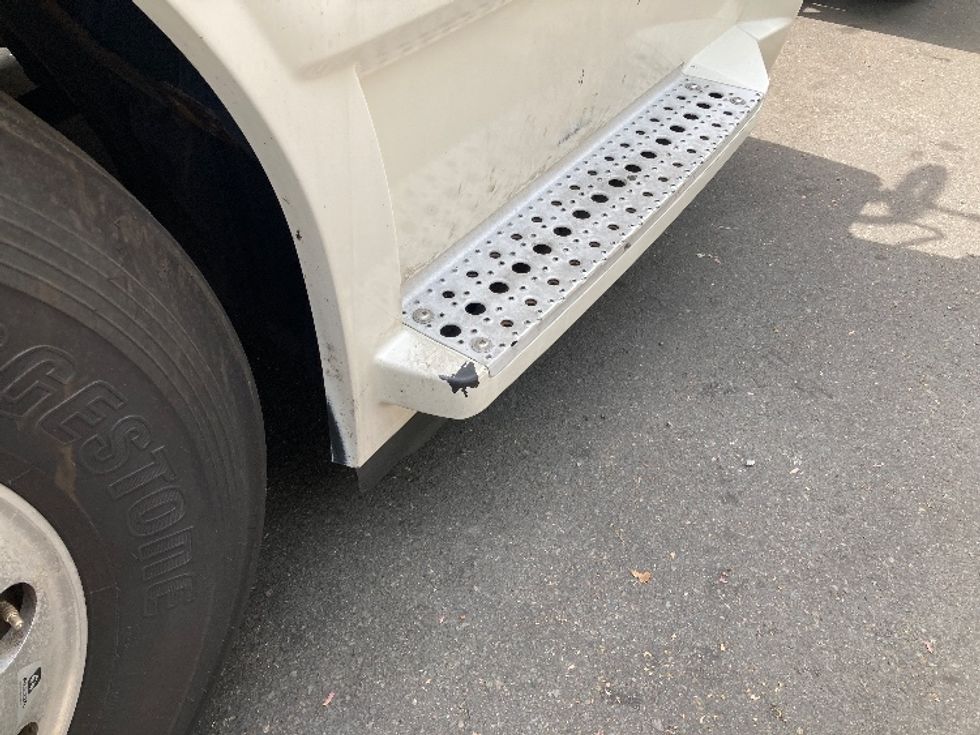 Day Cab Tractor-Heavy Duty Tractors-Freightliner-2020-T11664ST-Franklin-MA-715,229\n\t\tmiles-$ 26,000 - Image 17