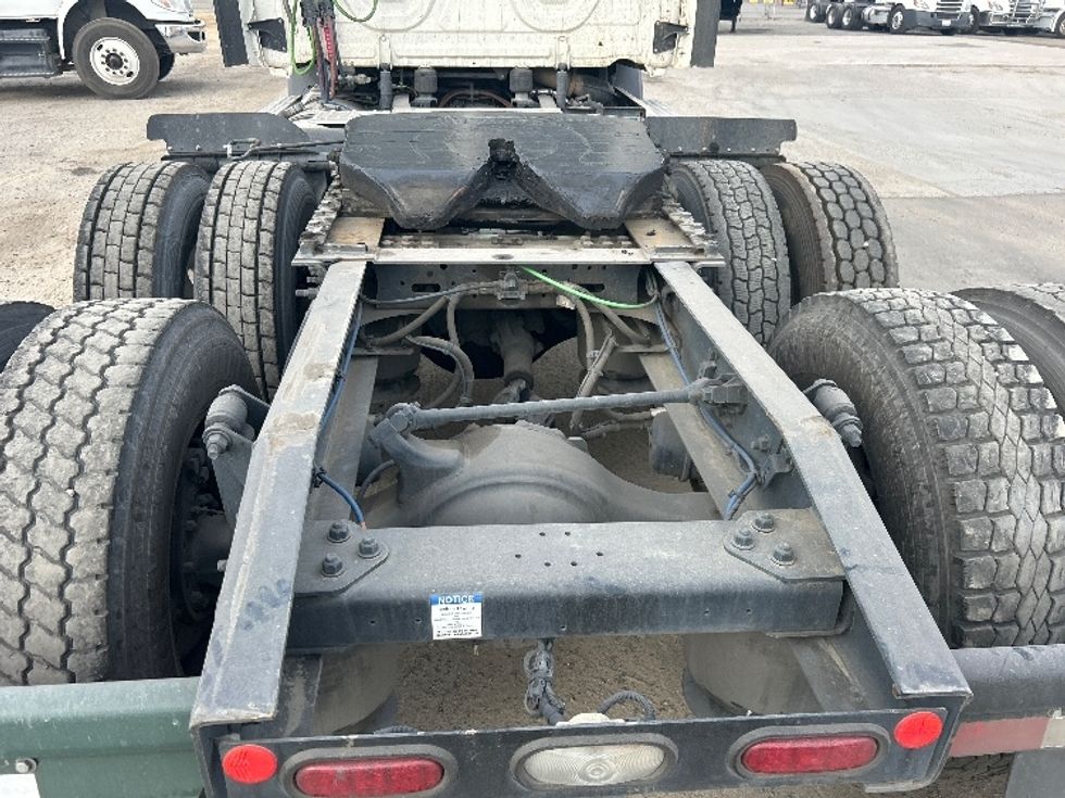 Day Cab Tractor-Heavy Duty Tractors-Freightliner-2020-T11664ST-Fresno-CA-242,237\n\t\tmiles-$ 60,000 - Image 6