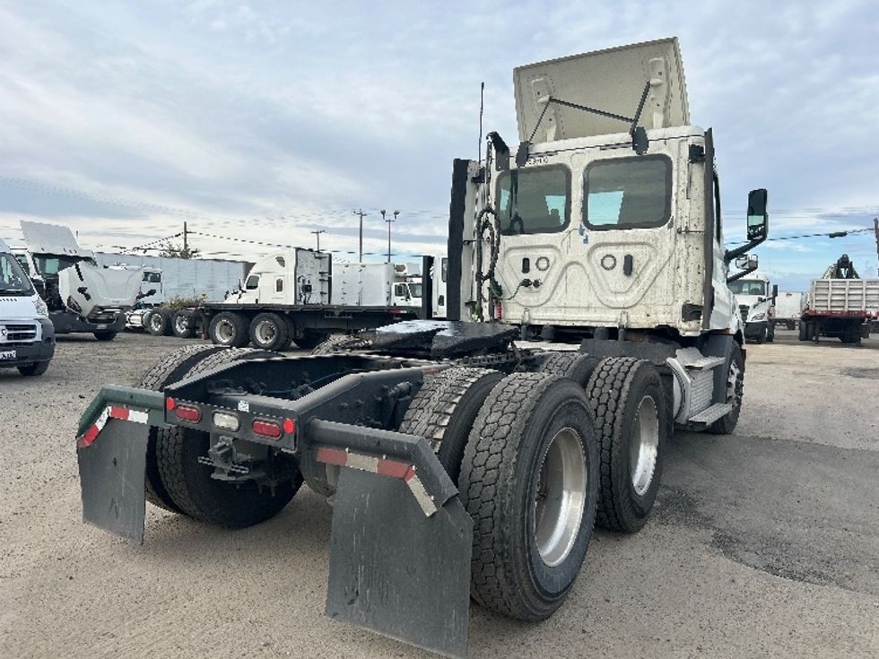 Day Cab Tractor-Heavy Duty Tractors-Freightliner-2020-T11664ST-Fresno-CA-242,237\n\t\tmiles-$ 60,000 - Image 7