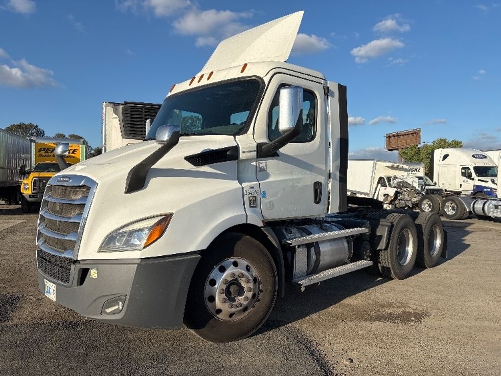 Day Cab Tractor-Heavy Duty Tractors-Freightliner-2020-T11664ST-Fresno-CA-286,421\n\t\tmiles-$ 58,250 - Image 3