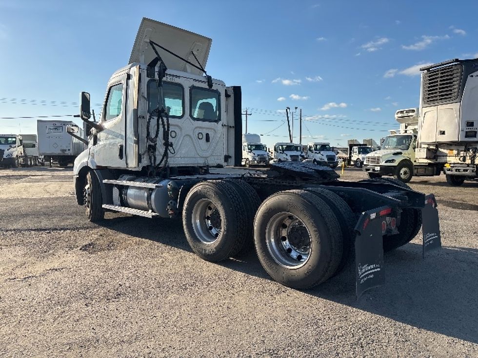 Day Cab Tractor-Heavy Duty Tractors-Freightliner-2020-T11664ST-Fresno-CA-286,421\n\t\tmiles-$ 58,250 - Image 5