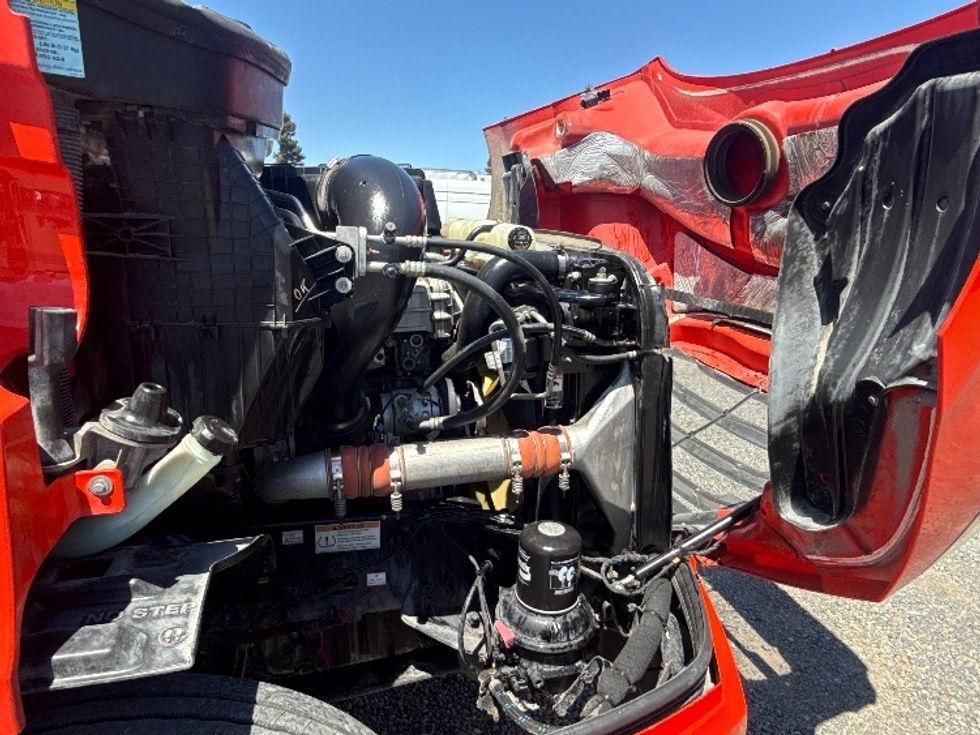 Day Cab Tractor-Heavy Duty Tractors-Freightliner-2020-T11664ST-Fresno-CA-337,034\n\t\tmiles-$ 47,250 - Image 15