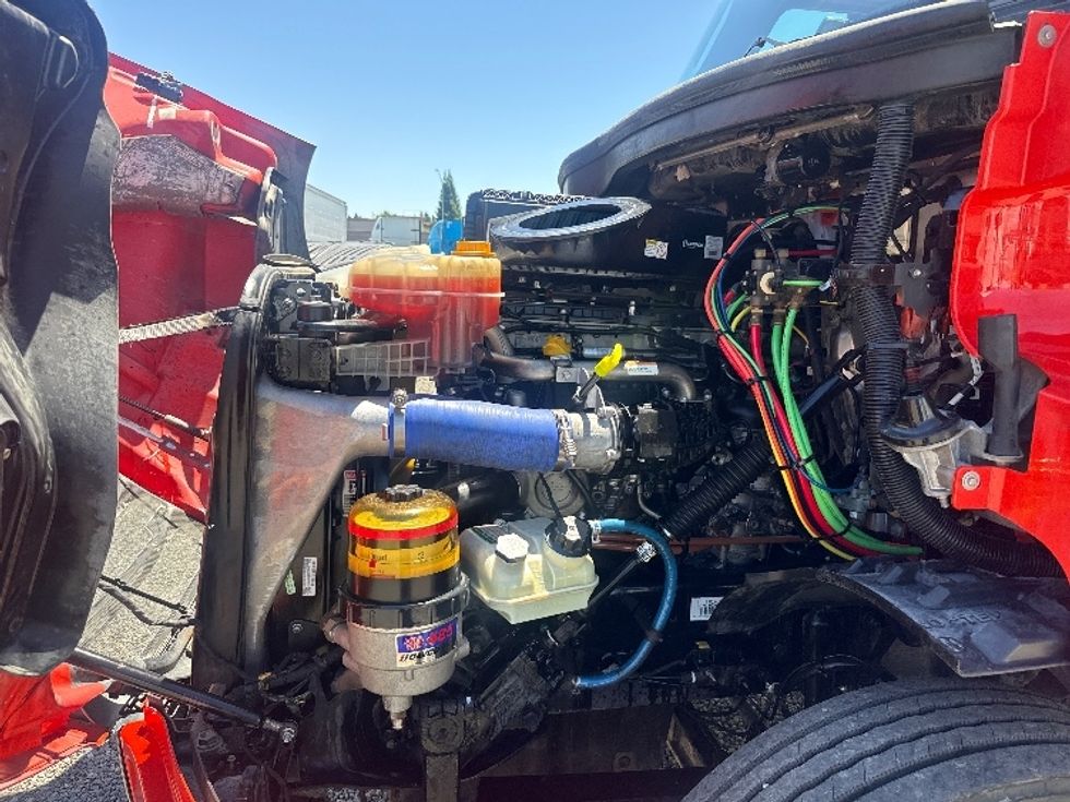 Day Cab Tractor-Heavy Duty Tractors-Freightliner-2020-T11664ST-Fresno-CA-337,034\n\t\tmiles-$ 47,250 - Image 16