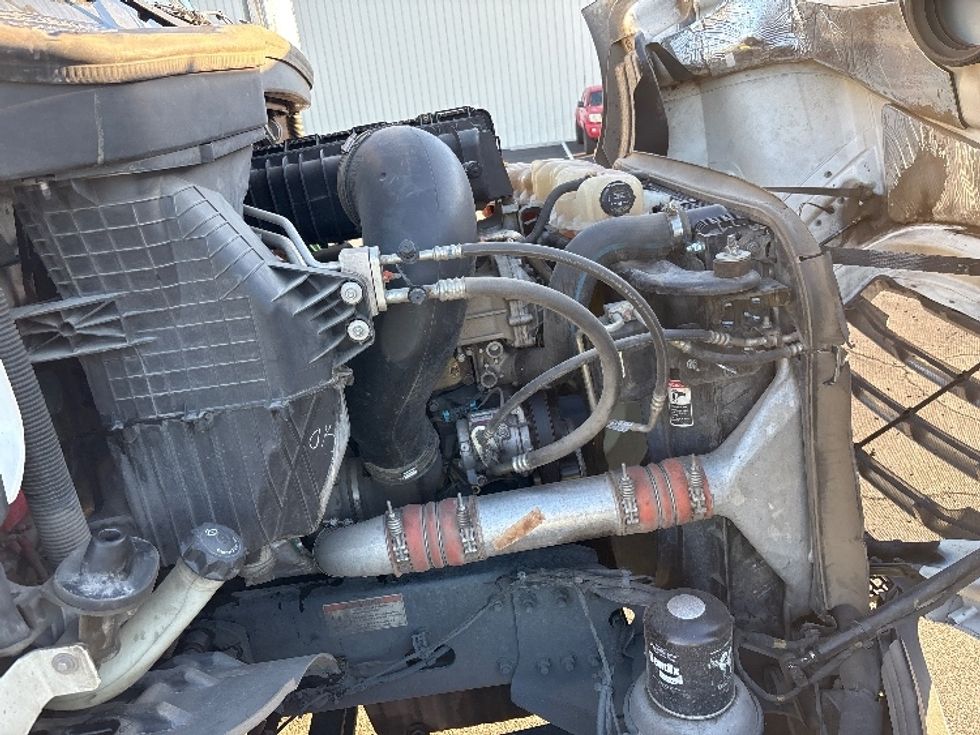 Day Cab Tractor-Heavy Duty Tractors-Freightliner-2020-T11664ST-Fresno-CA-394,645\n\t\tmiles-$ 51,500 - Image 15